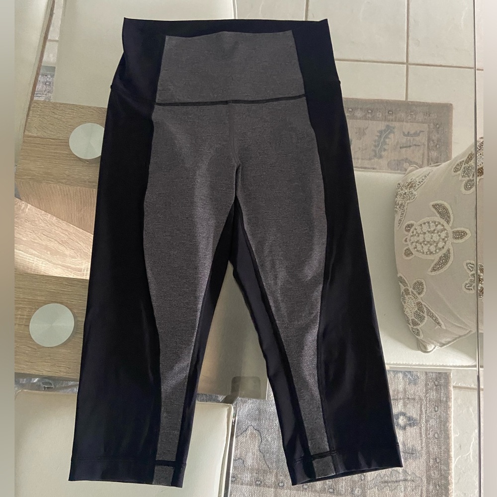 Lululemon cropped Leggings size 8 NWOT